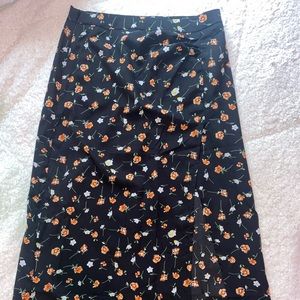 Floral maxi skirt 🖤